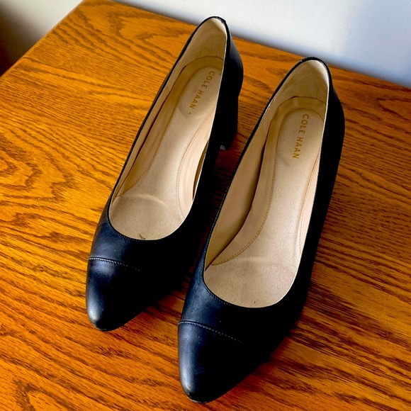 Cole Haan Go to Pump - Picture 2 of 5